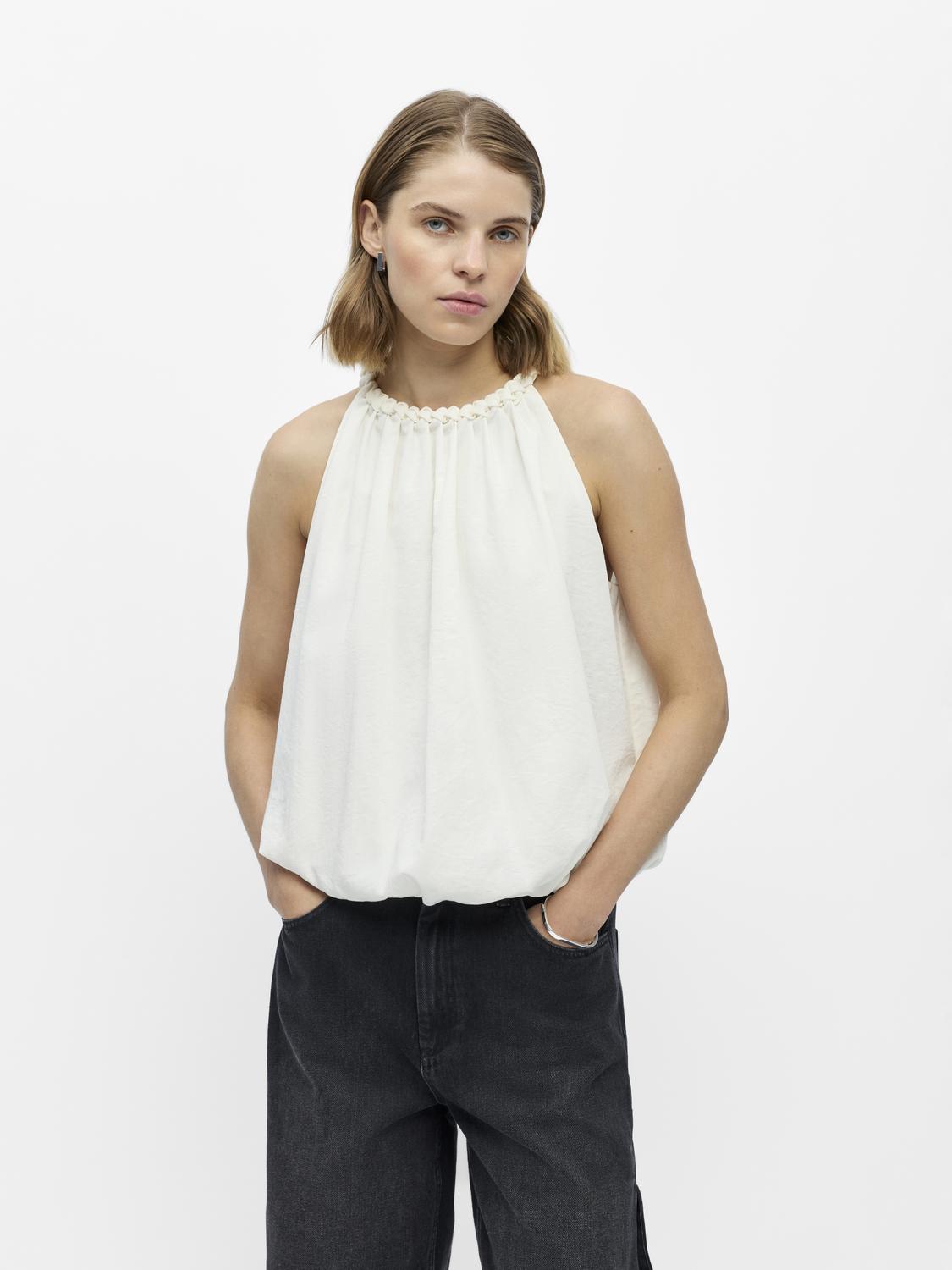 model_shot-front